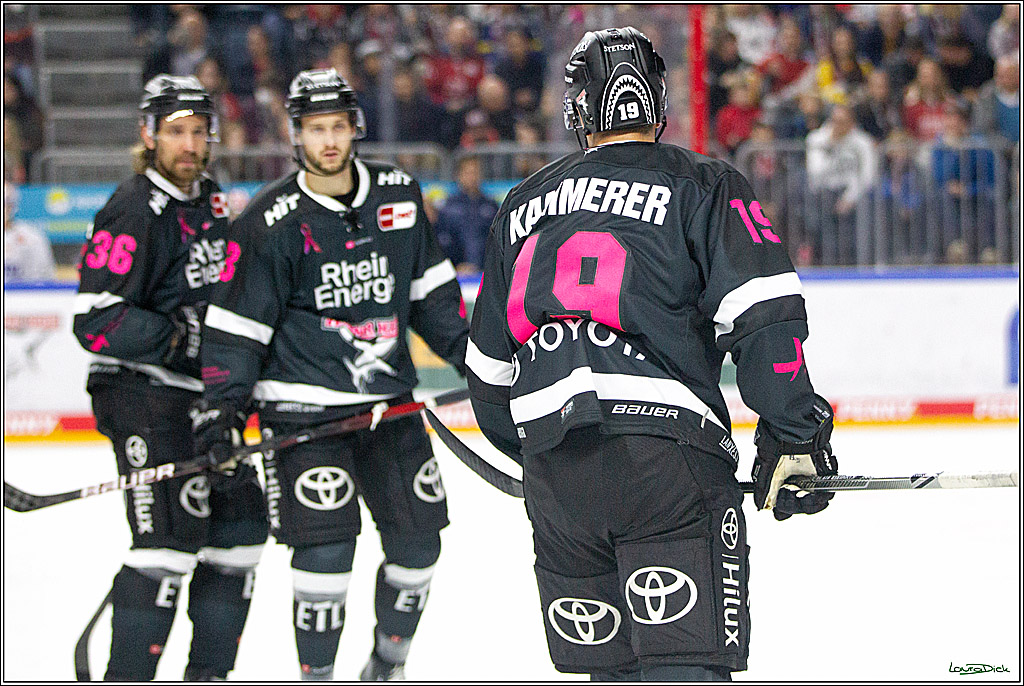 PENNY DEL;  Koelner Haie - Schwenninger Wild Wings; Koeln, 08.10.2021